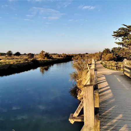 בית נופש Ancienne Sous-prefecture *